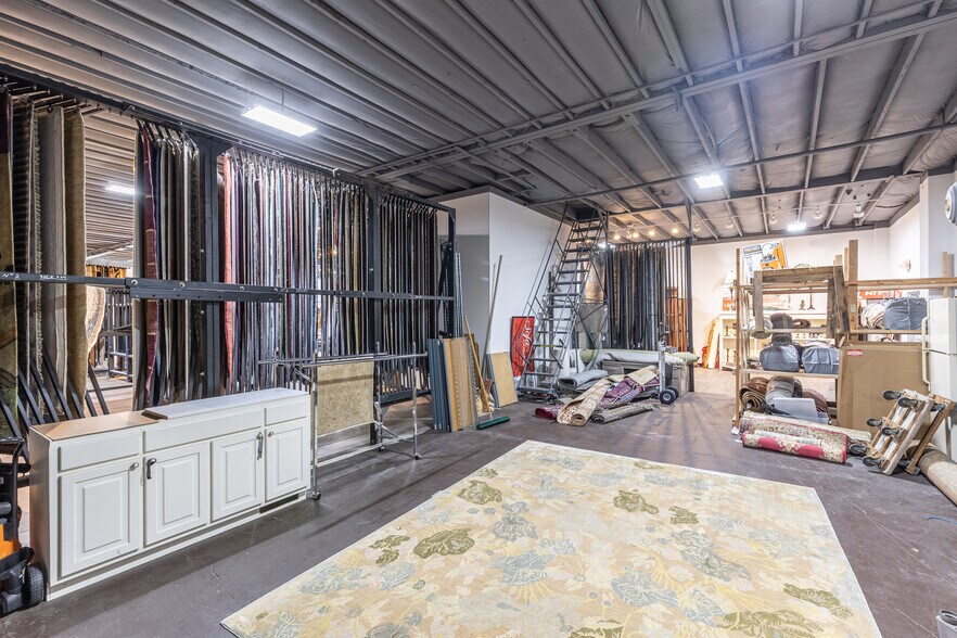 More Photos Of 5920-5924 Steubenville Pike, McKees Rocks Storefront For Lease