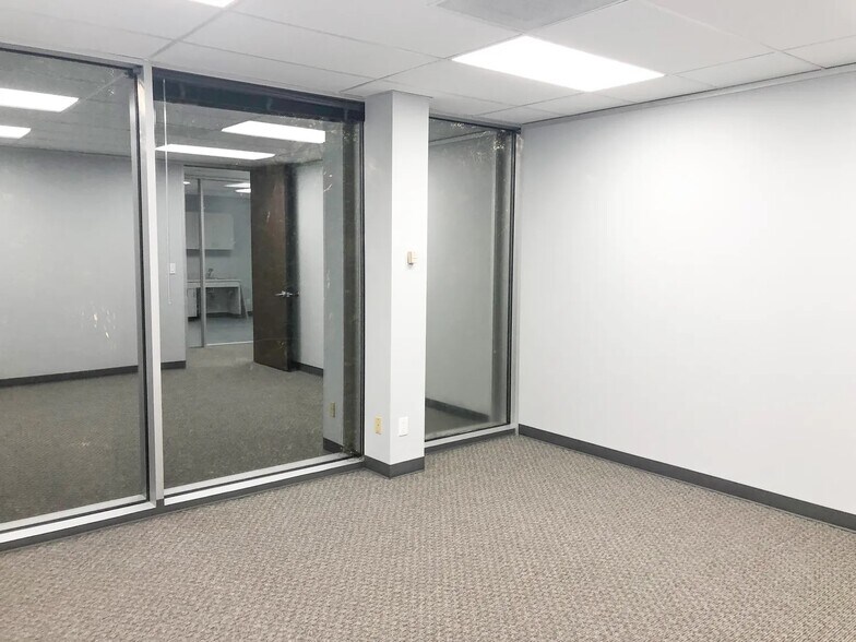 More Photos Of 2202 Timberloch Pl, The Woodlands Office For Lease