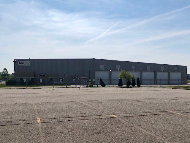 More Photos Of 14831 Foundation Ave, Evansville Distribution For Lease