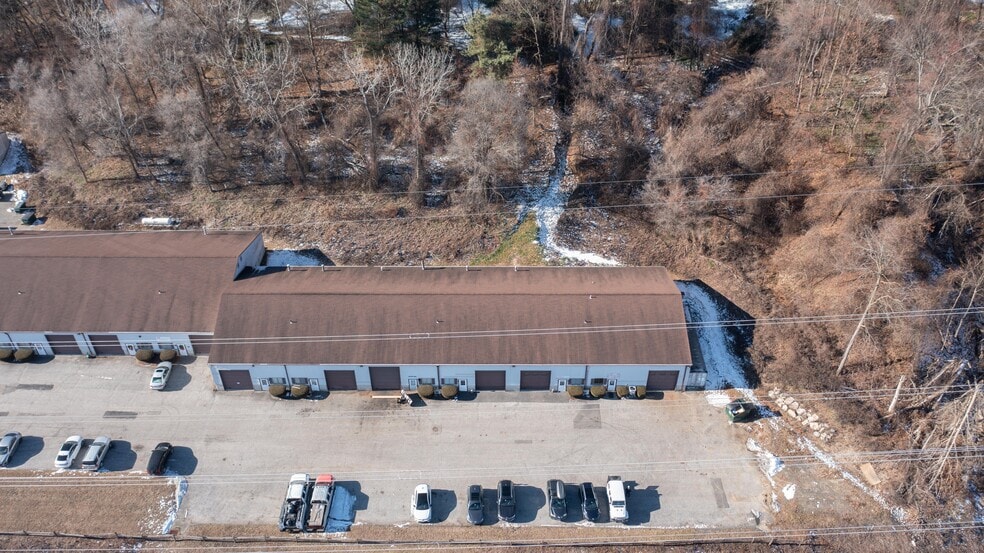 More Photos Of 50 S End Plz, New Milford Light Distribution For Sale