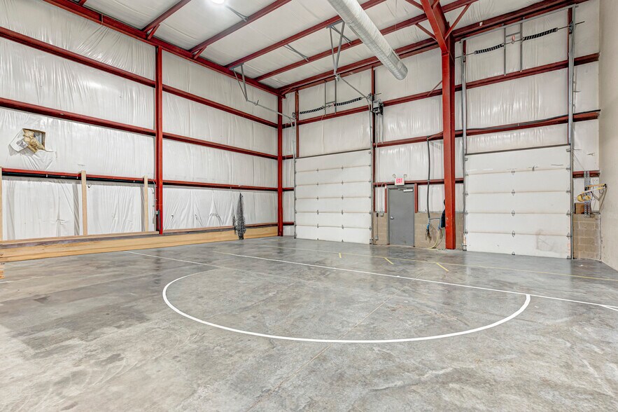 More Photos Of 1400 Commerce Pky, Franklin Warehouse For Lease