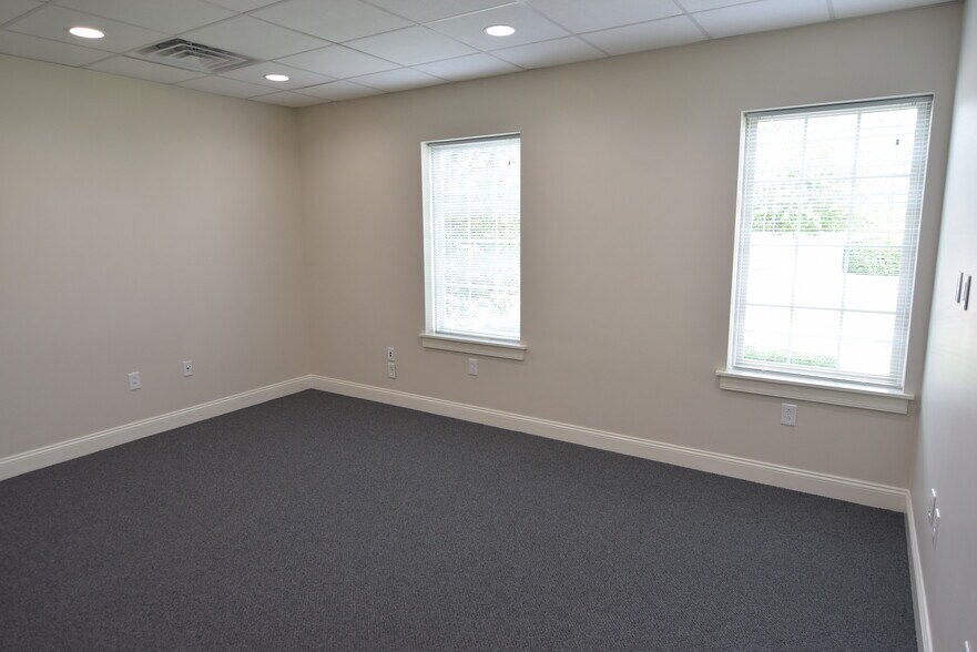 More Photos Of 350 N Main St, Chalfont Medical For Sale