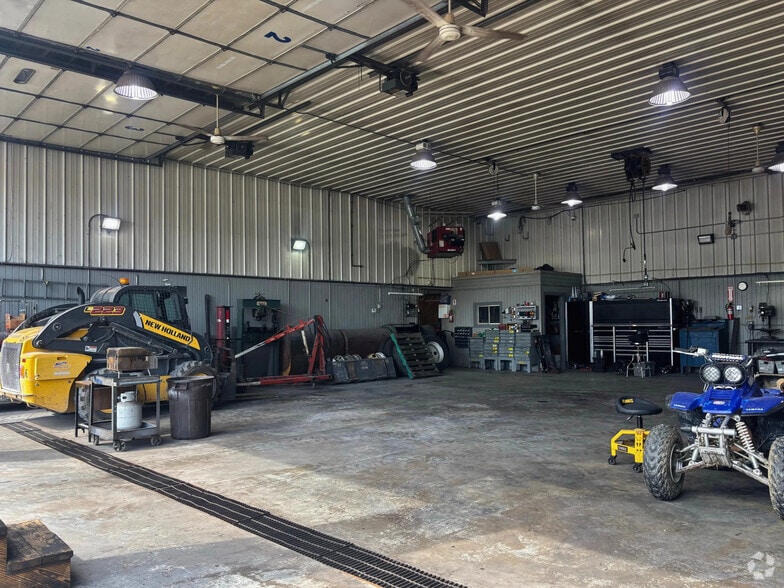 More Photos Of 6001 Kennedy Ave, Hammond Truck Terminal For Sale
