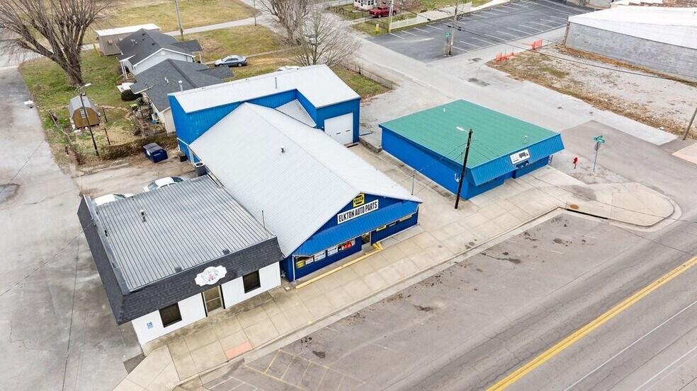 More Photos Of 204 N Main St, Elkton Freestanding For Sale