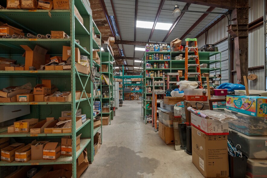 More Photos Of 7 Hills Rd, Newark Warehouse For Sale