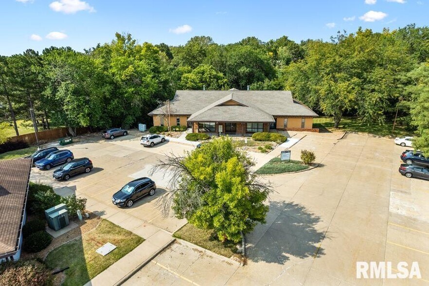 More Photos Of 5113 N Executive Dr, Peoria Office For Lease