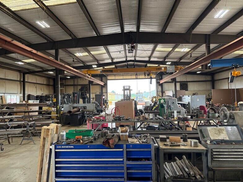 More Photos Of 2015 S Main St, Stuttgart Warehouse For Sale