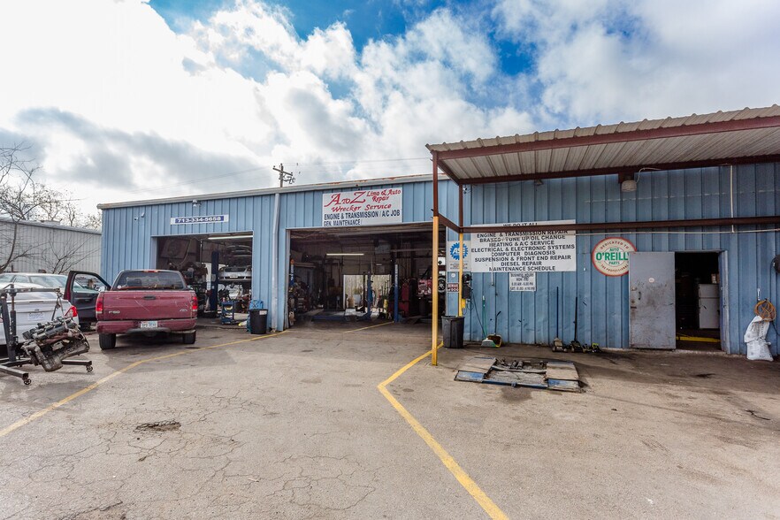 More Photos Of 8921 Daffodil Ave, Houston Auto Repair For Sale