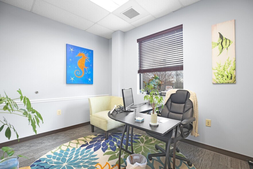 More Photos Of 2050 Gordon W Shelton Blvd, Fredericksburg Office For Lease