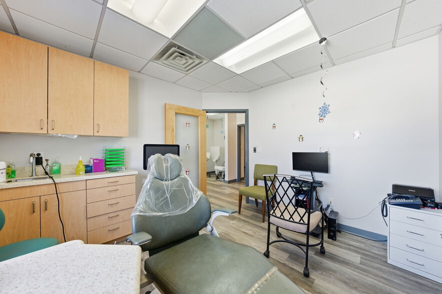 More Photos Of 299 Forest Ave, Paramus Office For Sale