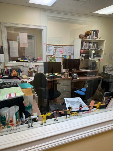 More Photos Of 3580 Habersham At Northlake, Tucker Medical For Sale