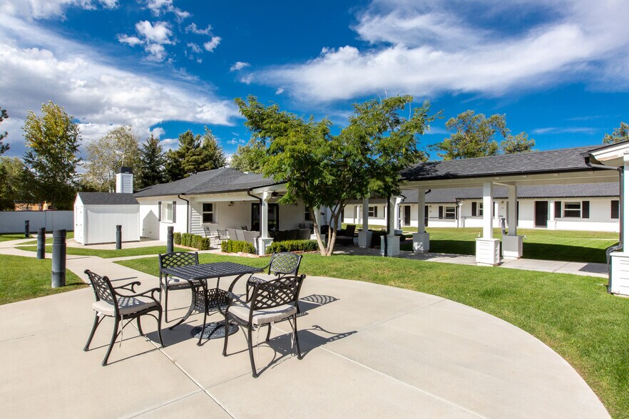 More Photos Of 1113 & 1117 E Gurley St, Prescott Rehabilitation Center For Sale