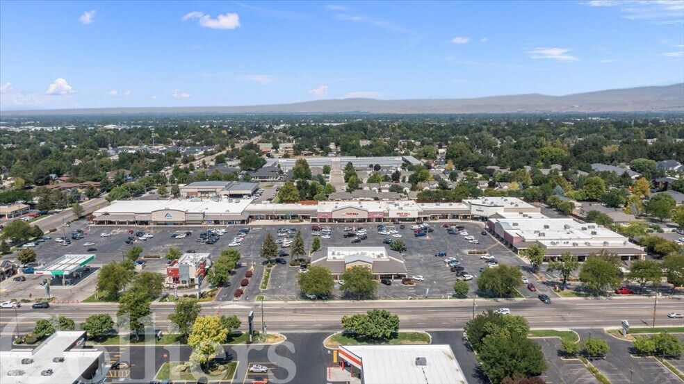 More Photos Of 10346-10500 W Overland Rd, Boise Unknown For Lease
