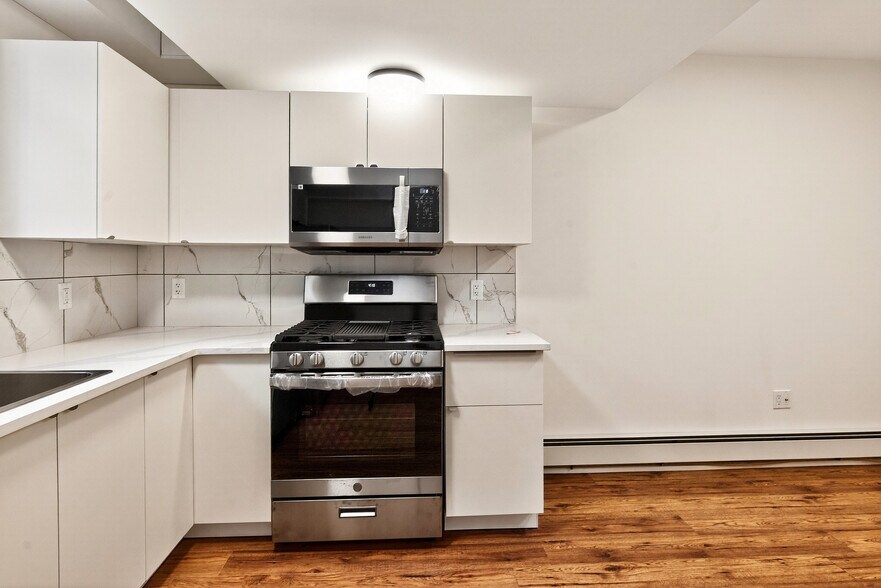 More Photos Of 10204-10210 113 Ave NW, Edmonton Apartments For Sale