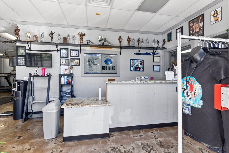 More Photos Of 118 Shenandoah Dr, The Woodlands Freestanding For Sale