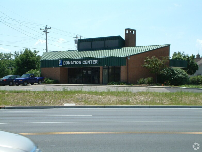 More Photos Of 8927 Columbia Rd, Loveland General Retail For Sale