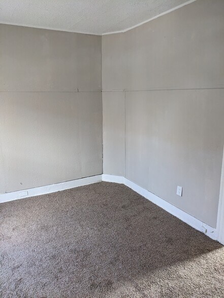 More Photos Of 2066 Robin St, Lakewood Apartments For Sale