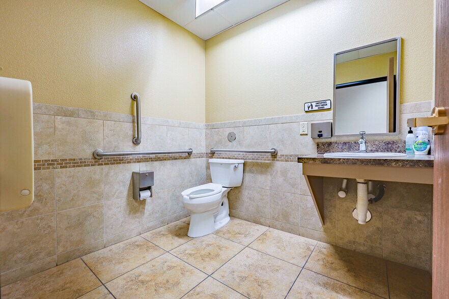 More Photos Of 1590 Paseo San Luis, Sierra Vista Medical For Lease