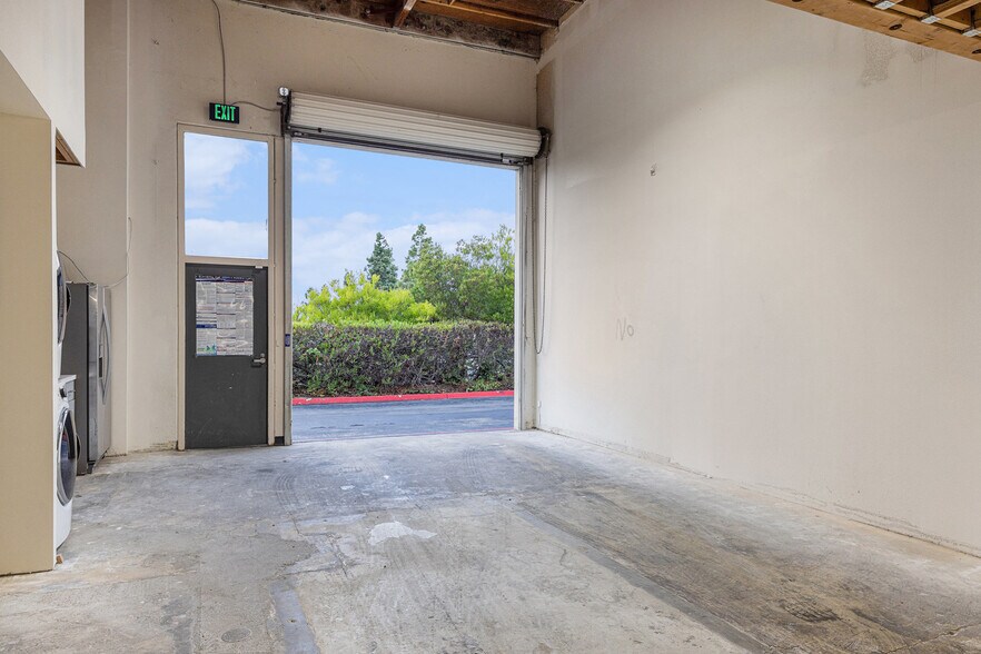 More Photos Of 5731 Palmer Way, Carlsbad Research And Development For Lease