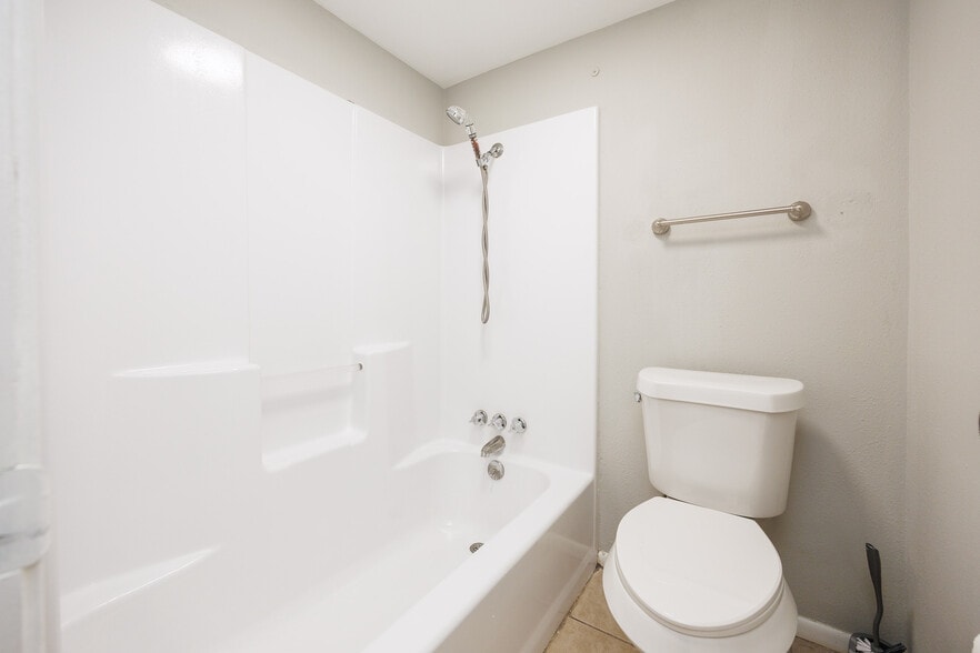 More Photos Of 801 S Carancahua St, Corpus Christi Apartments For Sale