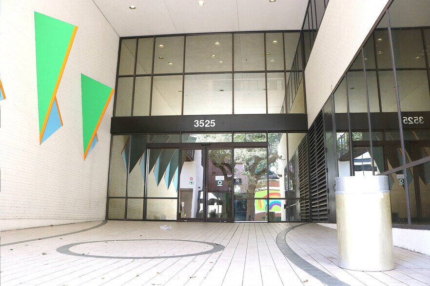 More Photos Of 3525 Prytania St, New Orleans Office For Sale