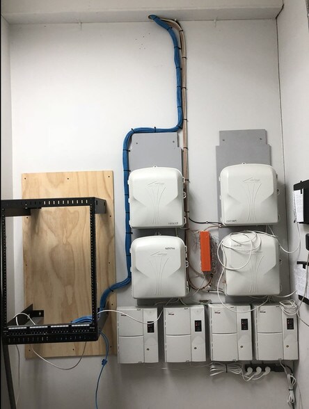 More Photos Of 330 N Wood Rd, Camarillo Warehouse For Lease