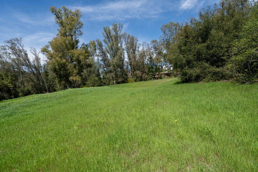 More Photos Of 24415 Mulholland Hwy, Calabasas Land For Sale