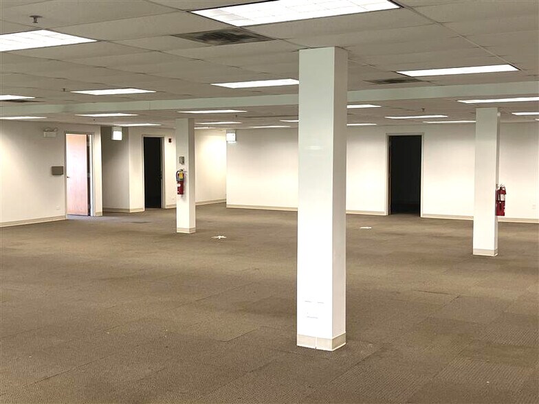 More Photos Of 8255 Lemont Rd, Darien Office For Lease