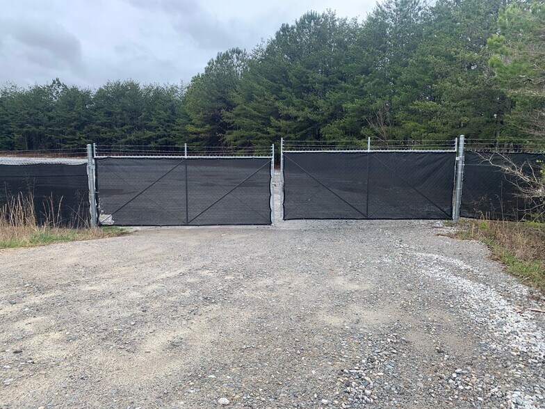 More Photos Of 2661-2695 White Sulphur Rd, Gainesville Land For Lease