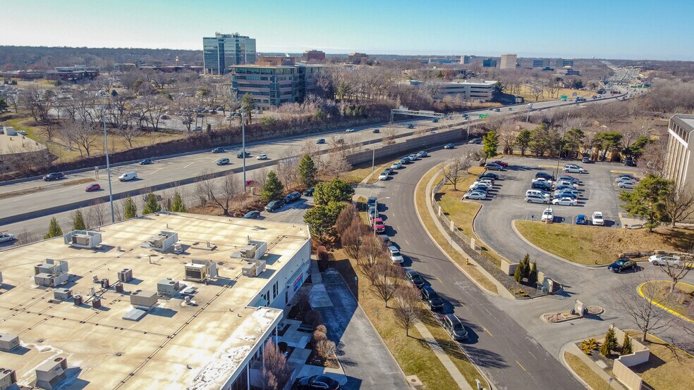 More Photos Of 7373 W 107th St, Overland Park Office For Lease