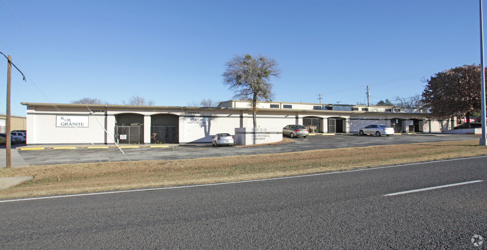 Primary Photo Of 3933 California Pky E, Fort Worth Flex For Lease