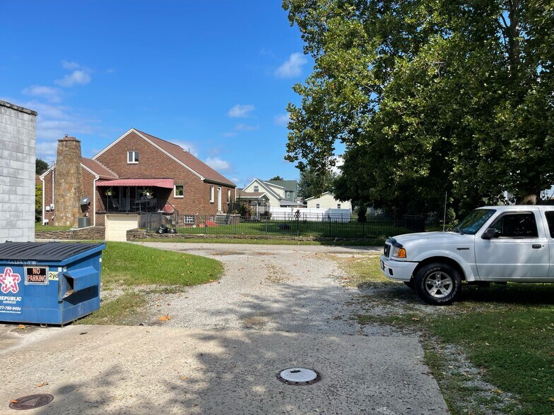 More Photos Of 2400 Ligonier St, Latrobe Auto Repair For Sale