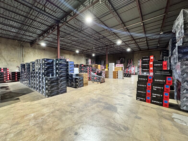 More Photos Of 222 S Town East Blvd, Mesquite Distribution For Lease