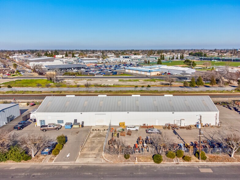 More Photos Of 301 Wetmore St, Manteca Manufacturing For Lease