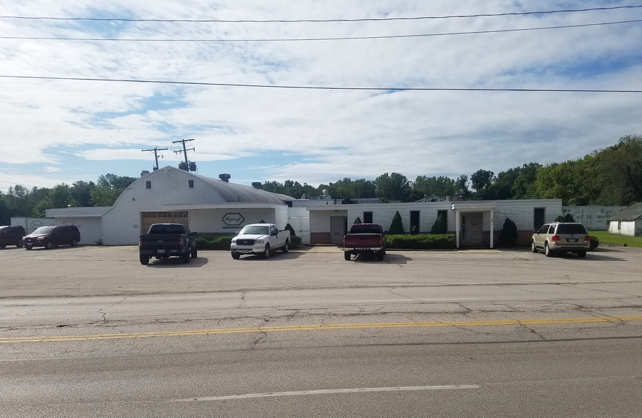 Primary Photo Of 557 W Main Rd, Conneaut Manufacturing For Lease