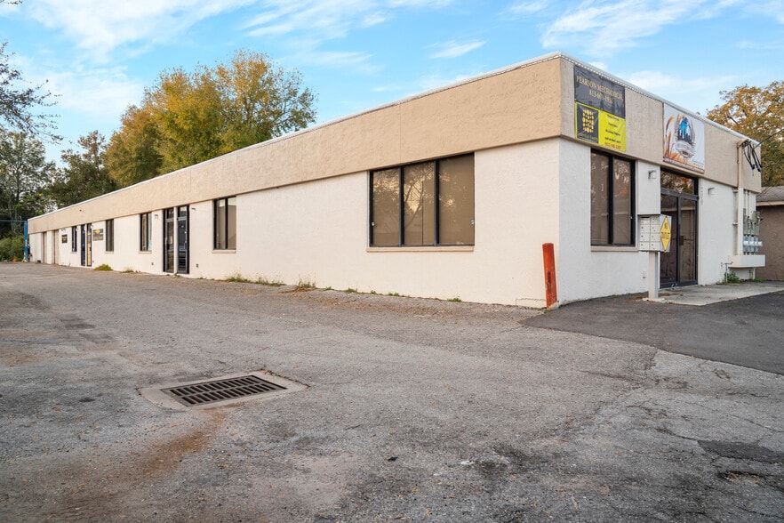 More Photos Of 1209 W Brandon Blvd, Brandon Auto Repair For Sale
