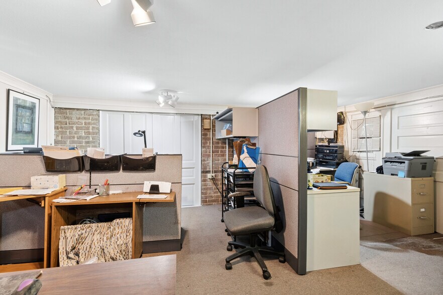 More Photos Of 2926 Canal St, New Orleans Office Residential For Sale
