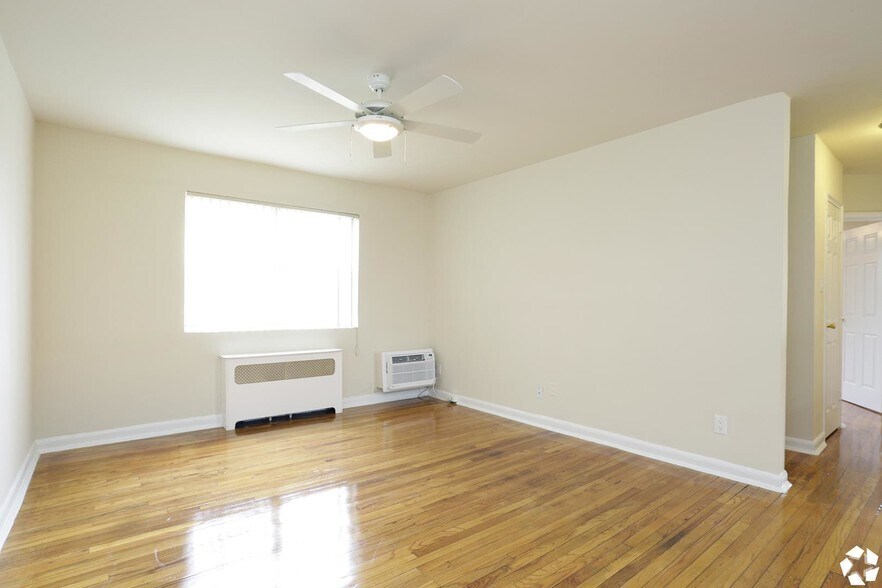 More Photos Of 3301 Chillum Rd, Mount Rainier Apartments For Sale