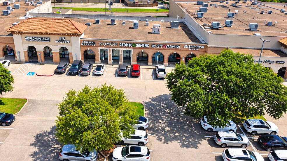 More Photos Of 4707-4755 Highway 6, Missouri City Storefront For Lease