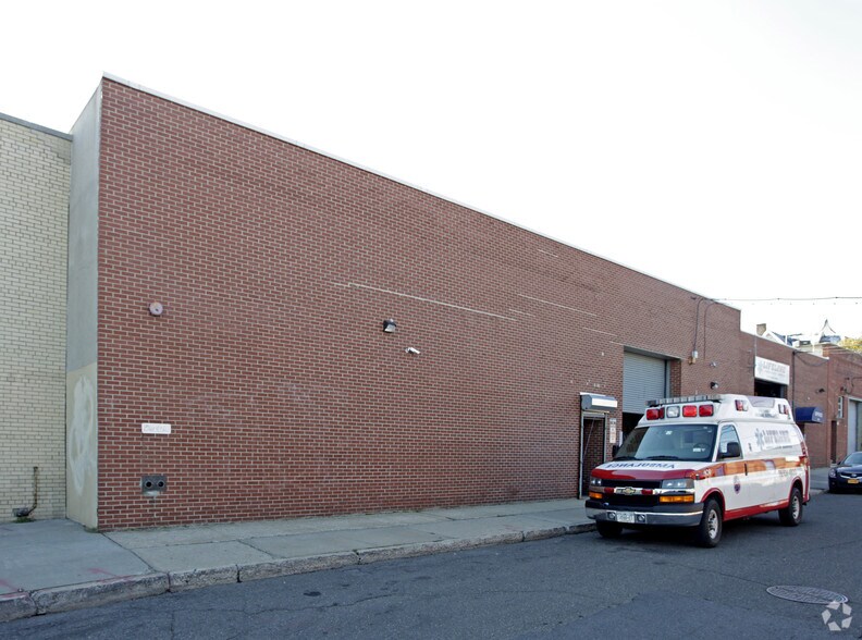More Photos Of 1434-1444 Commerce Ave, Bronx Warehouse For Lease
