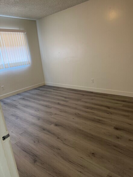 More Photos Of 1020 Broad Ave, Wilmington Apartments For Sale