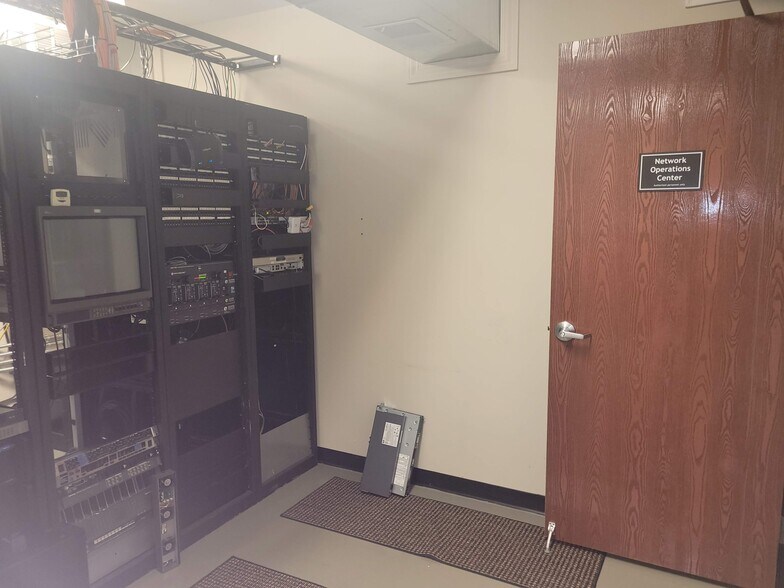 More Photos Of 116 County Line Rd W, Westerville Loft Creative Space For Sale