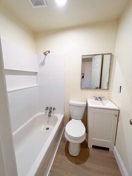 More Photos Of 105-109 Cypress Ave, Crosby Apartments For Sale