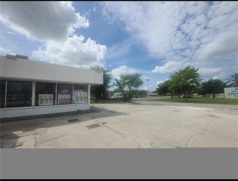 More Photos Of 1027 Mason Ave, Daytona Beach General Retail For Sale