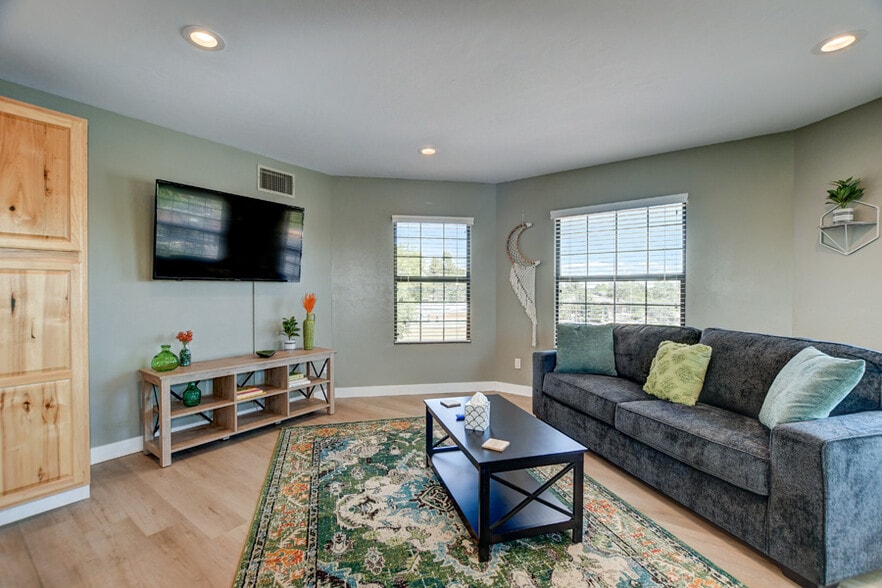 More Photos Of 1490 W Gurley St, Prescott Apartments For Sale