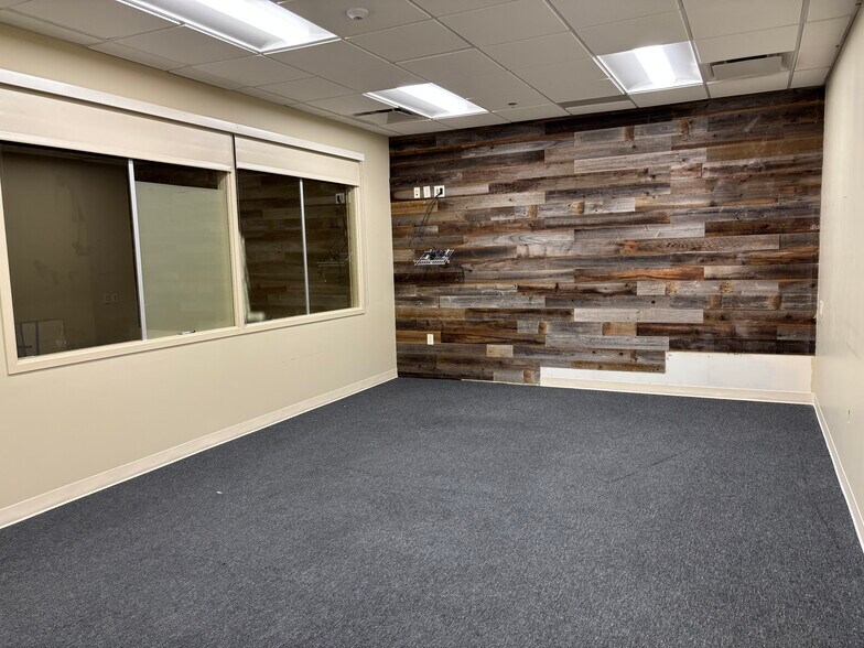 More Photos Of 6321 S Redwood Rd, Salt Lake City Office For Lease