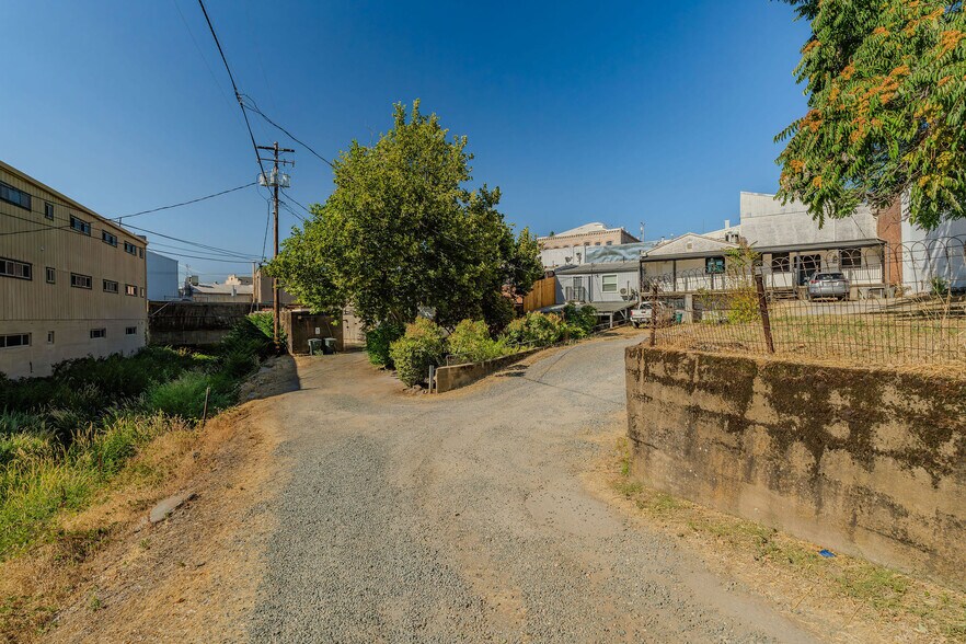 More Photos Of 105 Main St, Jackson Bar For Sale