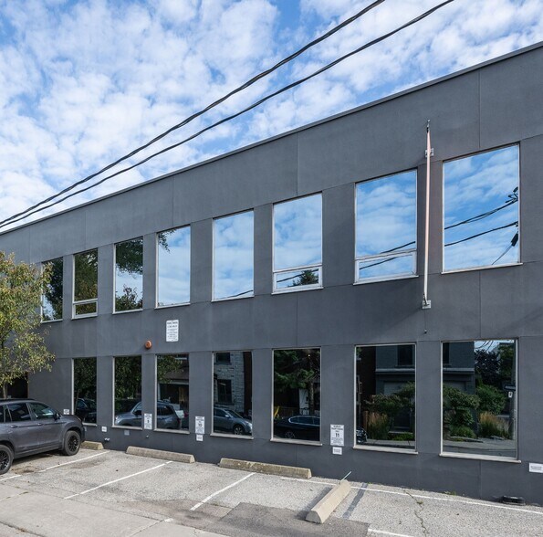 More Photos Of 18 Hook Ave, Toronto Office For Lease