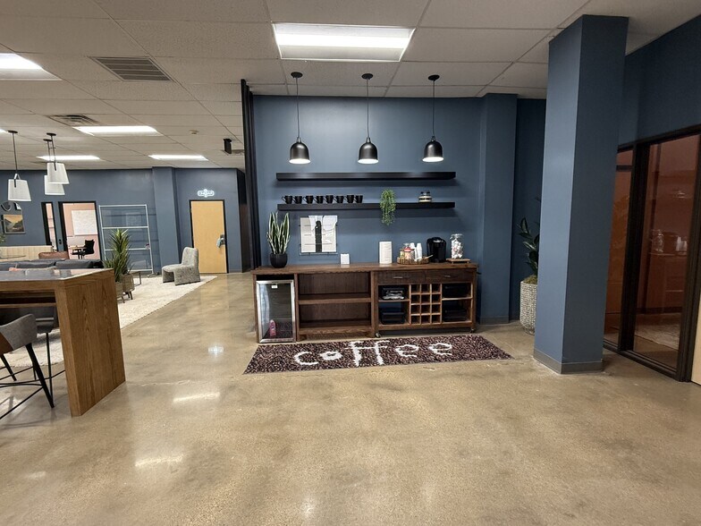 More Photos Of 3851 NE Loop 820, Fort Worth Office Residential For Lease