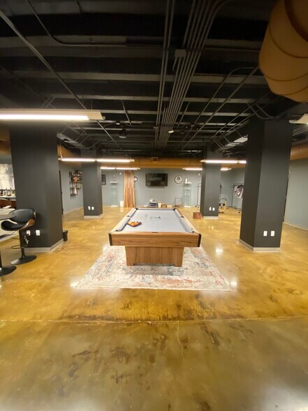 More Photos Of 118-122 E Main St, Louisville Office For Lease